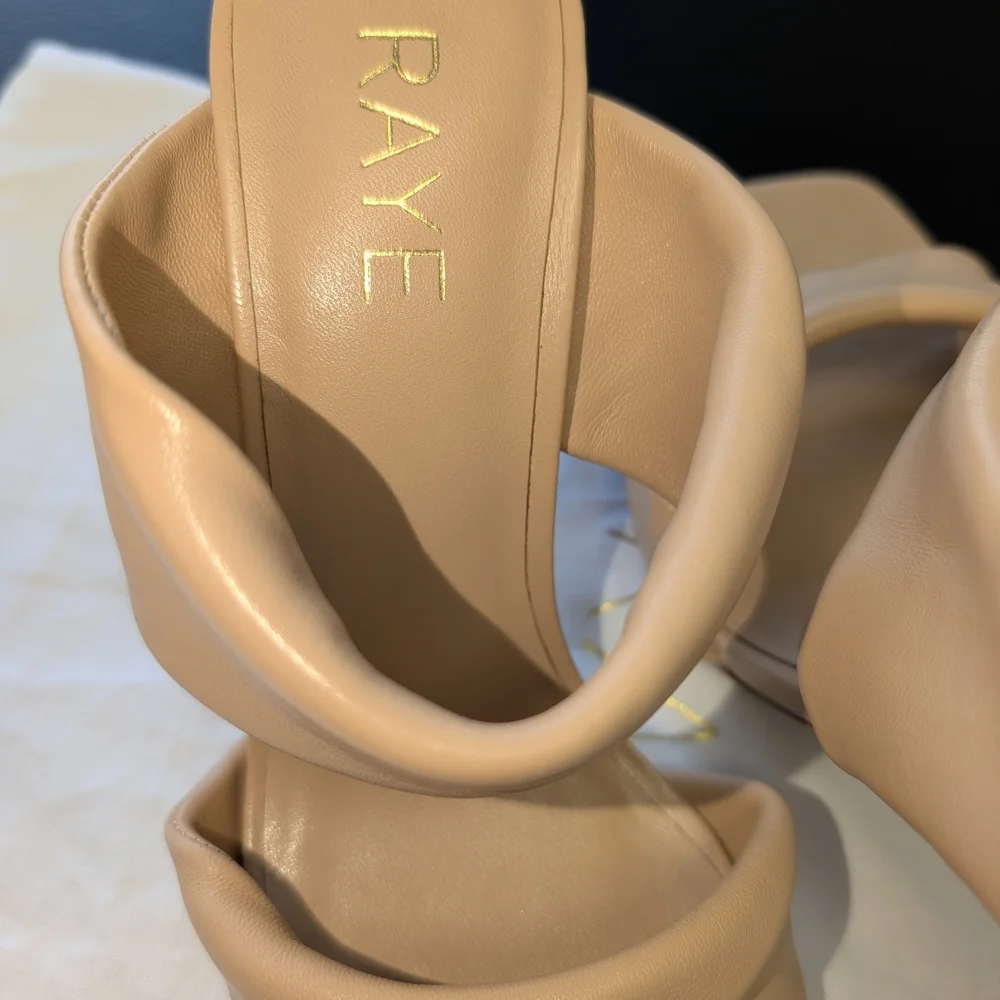 RAYE Women's Cream Mules DUST BAG INCLUDED - Picture 3 of 6